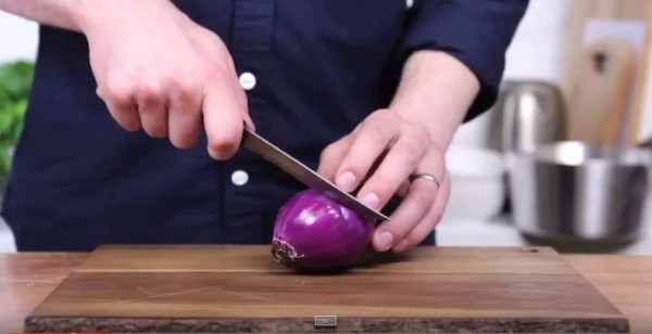 how to slice onions