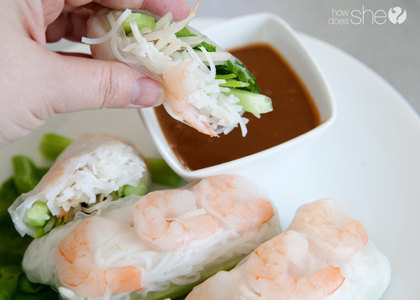 vietnamese salad rolls with peanut sauce - right at home! howdoesshe.com
