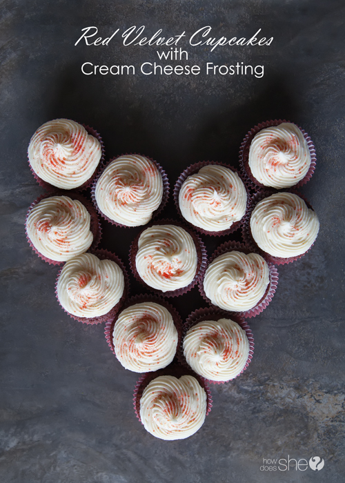 Red velvet cupcakes with cream cheese icing (4)