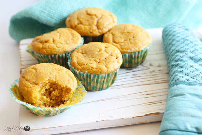 easy-pumpkin-muffins-featured