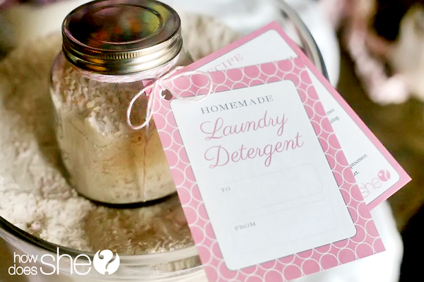 Gifting The World's Best Homemade Laundry Detergent - FREE PRINTABLE